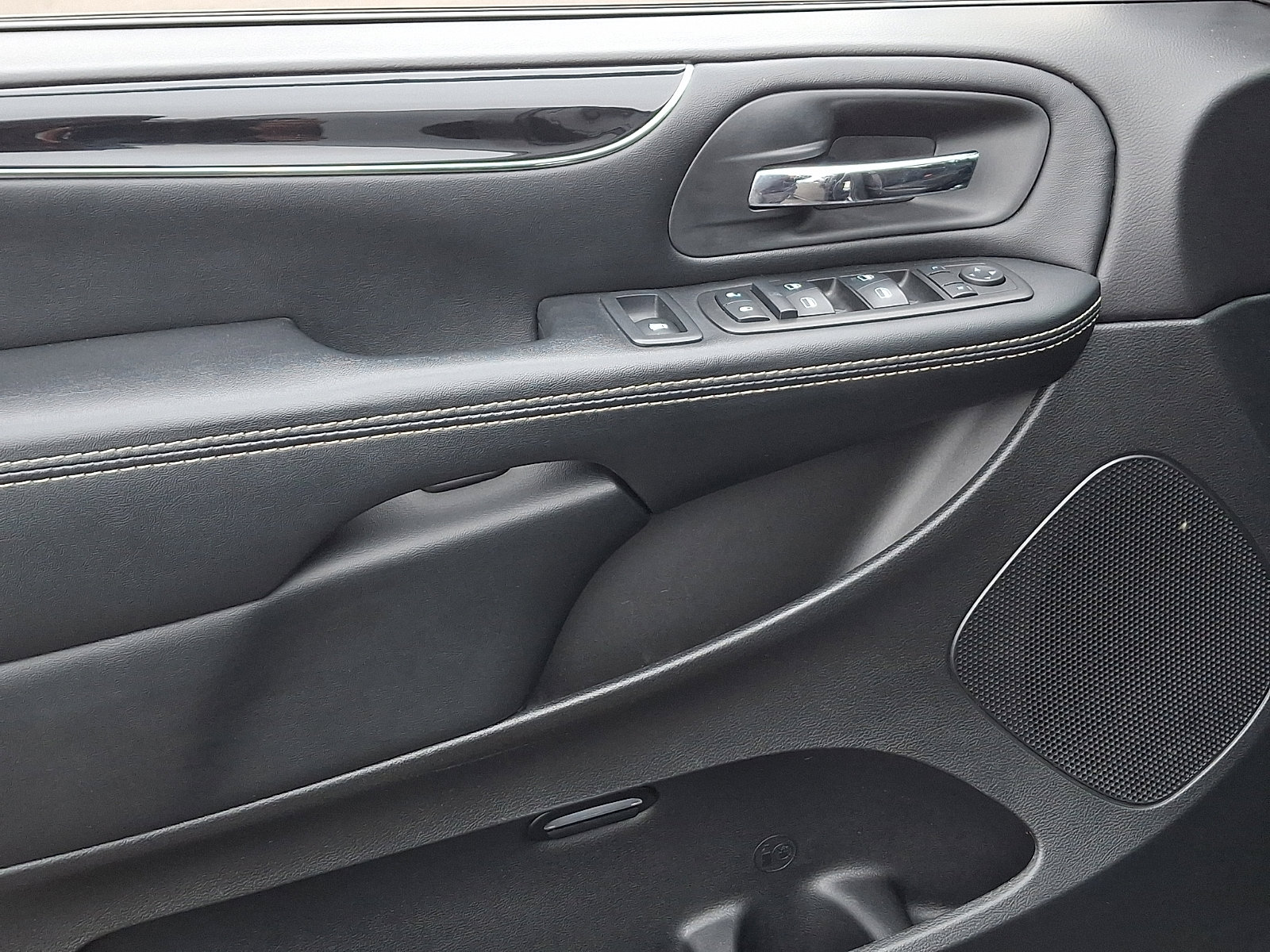 Used 2019 Dodge Grand Caravan SE image 13