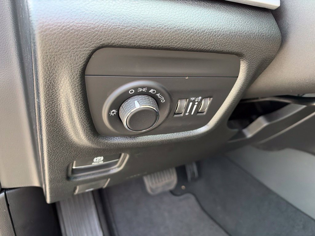 New 2027 Jeep Grand Cherokee Altitude AWD/4WD image 16