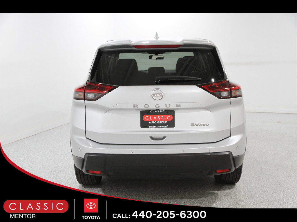 Used 2024 Nissan Rogue SV AWD/4WD image 17
