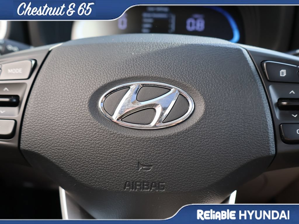 Certified 2025 Hyundai Venue SEL FWD image 27