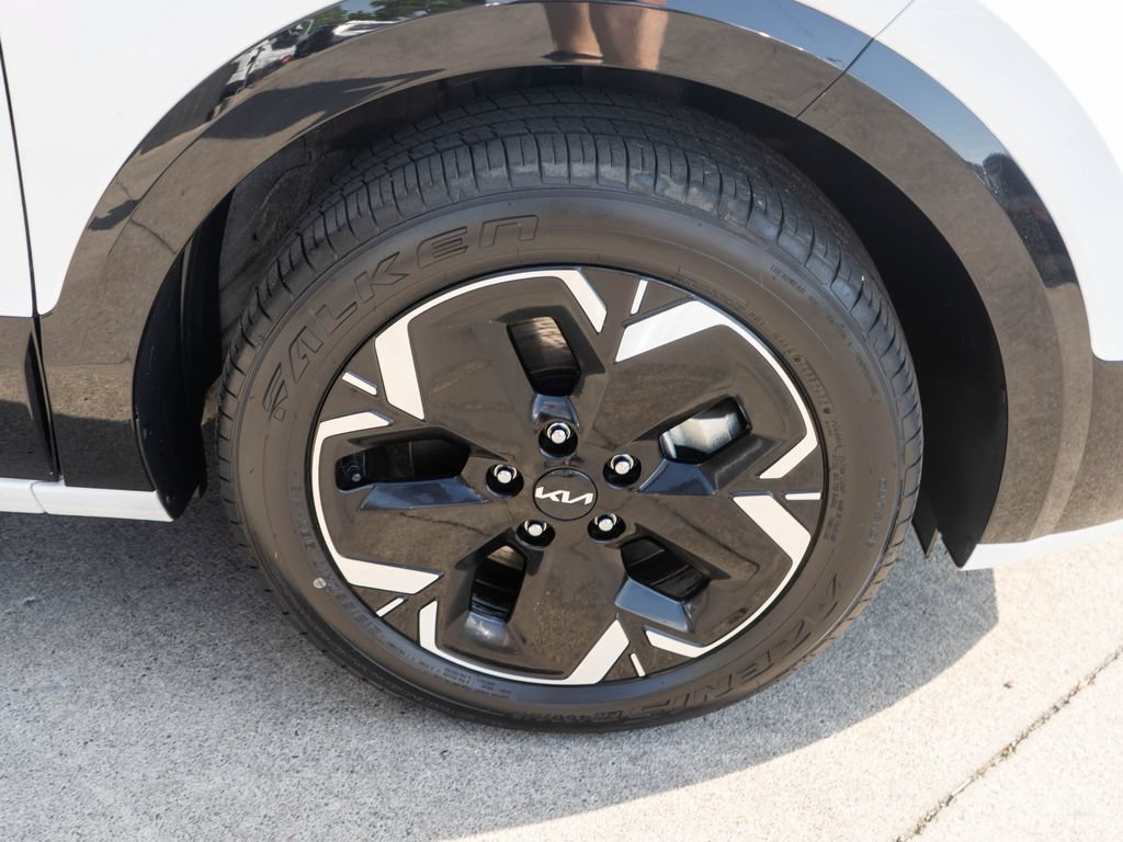 Certified 2023 Kia Niro Wind w/ Wind Preserve Package FWD image 35
