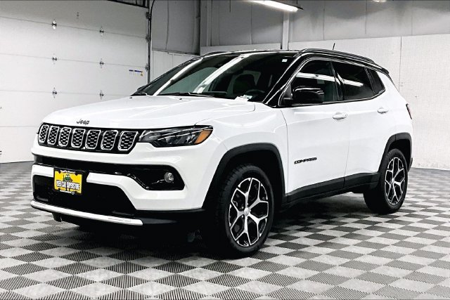 Used 2024 Jeep Compass Limited AWD/4WD image 12