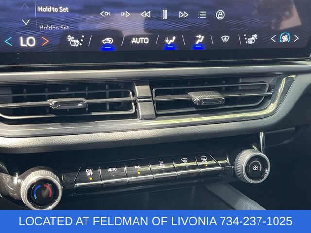 Used 2024 Chevrolet Equinox EV RS FWD image 17