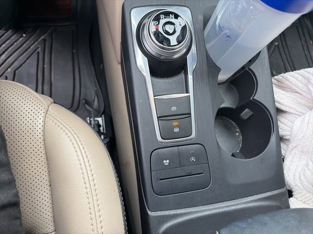 Used 2021 Ford Escape SEL w/ Technology Package FWD image 10