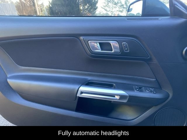 Used 2019 Ford Mustang Coupe RWD image 18
