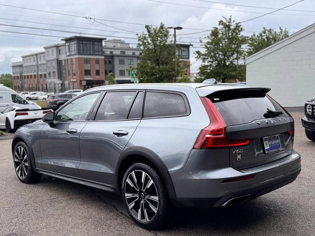 Used 2021 Volvo V60 T5 Cross Country w/ Climate Package AWD/4WD image 4