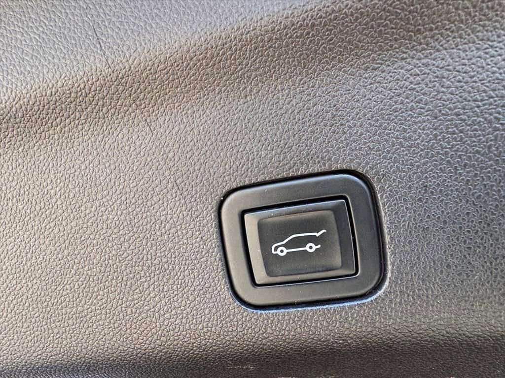 Used 2021 Chevrolet Tahoe Z71 w/ Z71 Off-Road Package image 11