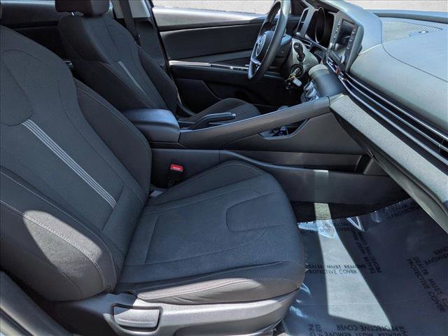 Used 2022 Hyundai Elantra SE FWD image 20