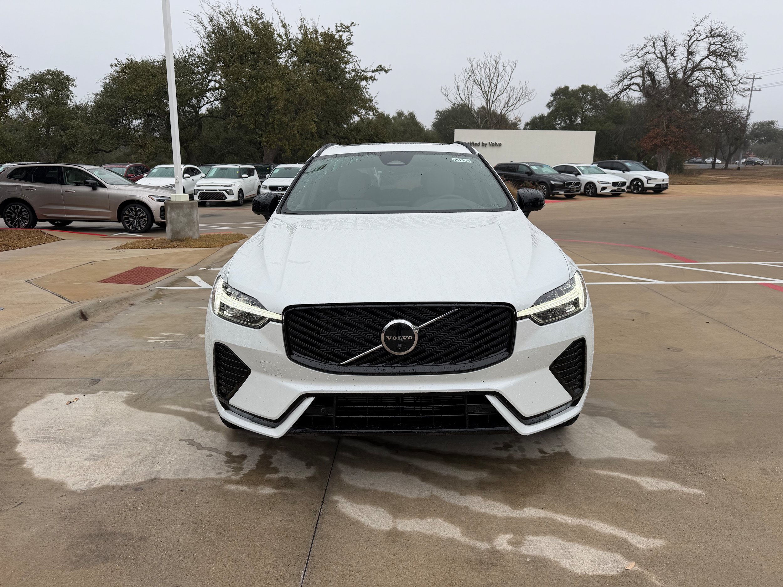 New 2026 Volvo XC60 B5 Plus w/ Protection Package Premier AWD/4WD image 6
