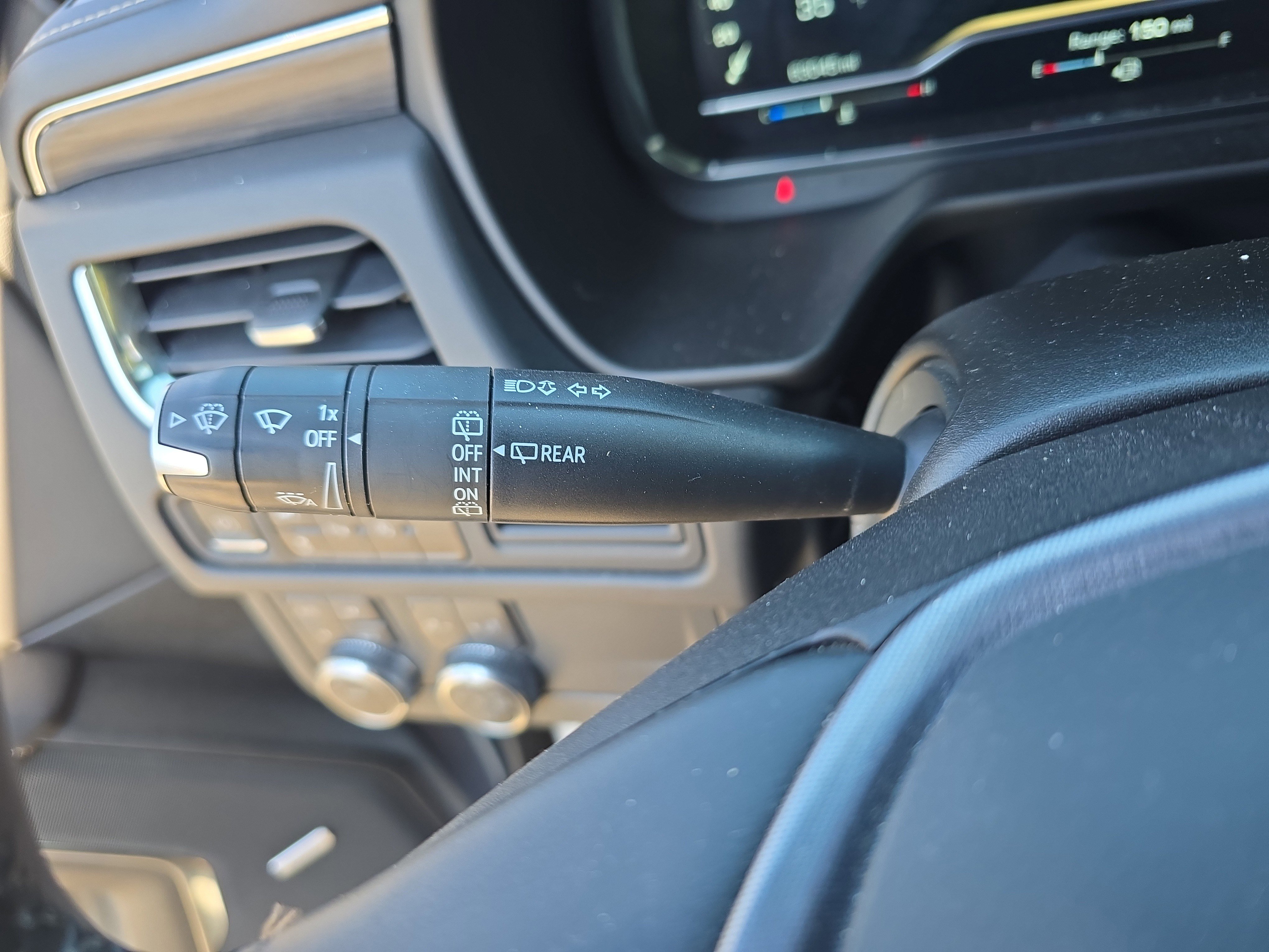 Used 2023 GMC Yukon SLT AWD/4WD image 22