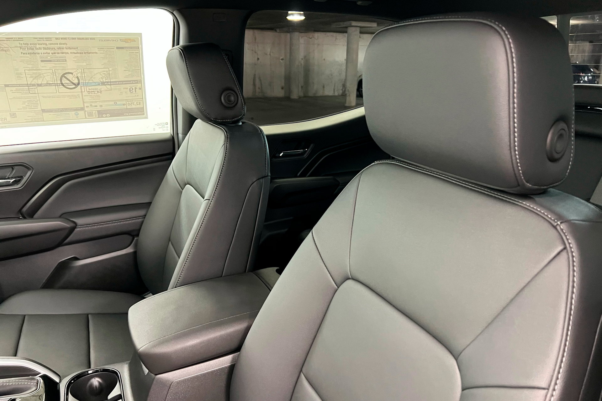 New 2025 Chevrolet Colorado LT w/ LT Convenience Package image 17