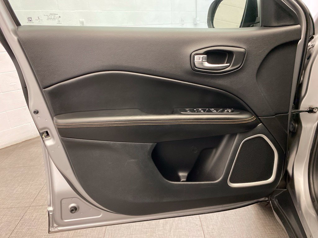 Used 2018 Jeep Compass Limited w/ Navigation Group FWD image 19