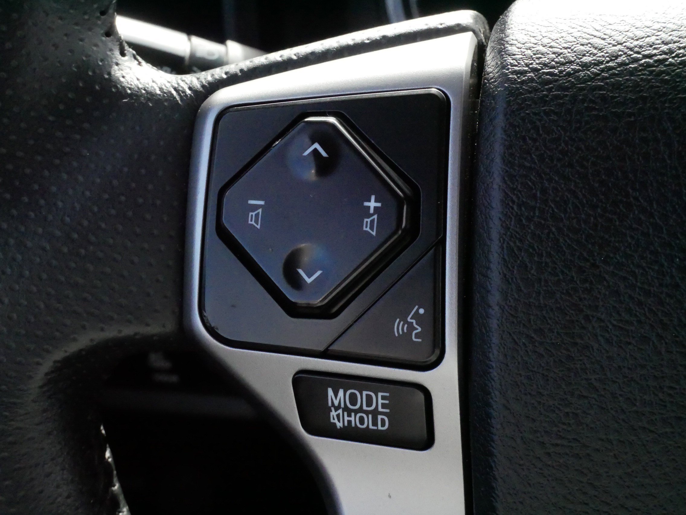 Used 2022 Toyota 4Runner Limited AWD/4WD image 26