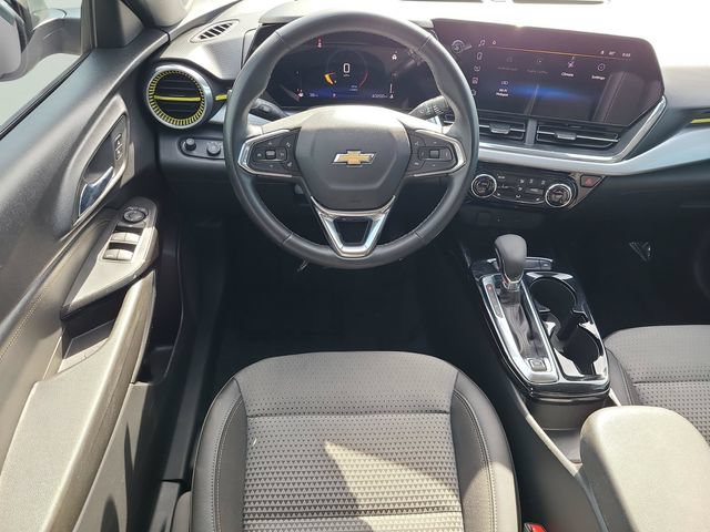 Used 2024 Chevrolet Trax LT w/ Driver Confidence Package FWD image 14