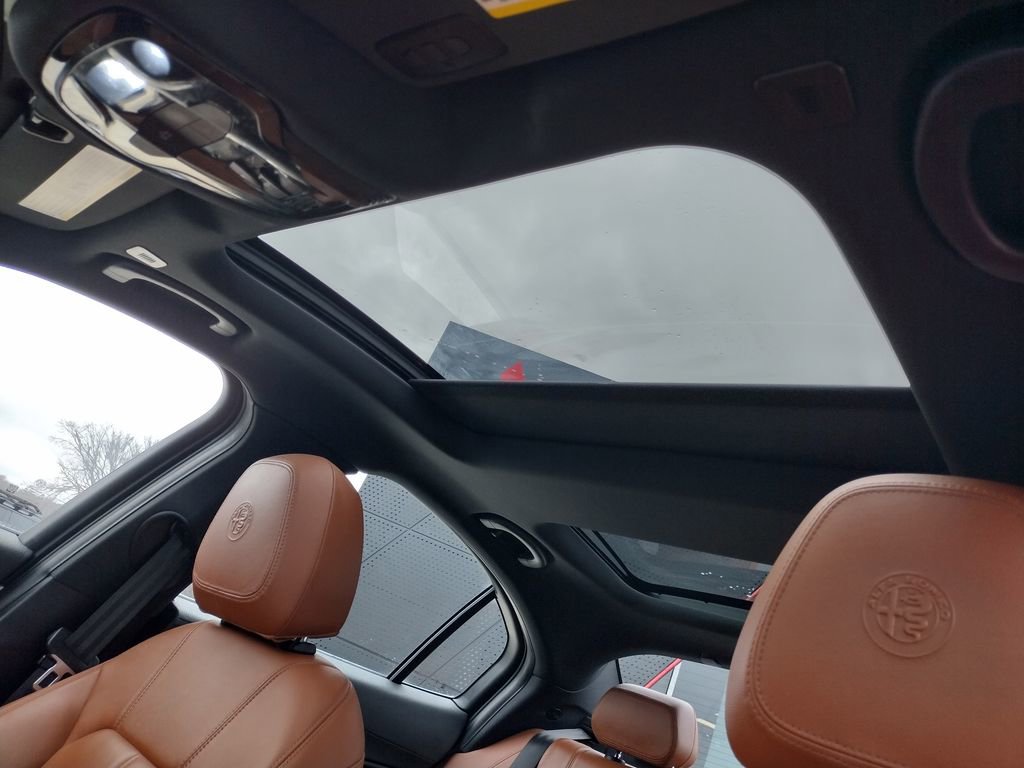 Used 2022 Alfa Romeo Giulia Ti image 12