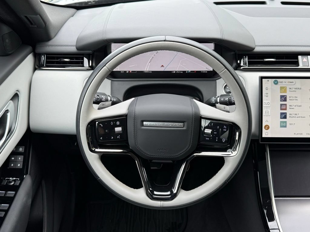 Certified 2026 Land Rover Range Rover Velar Dynamic SE AWD/4WD image 18