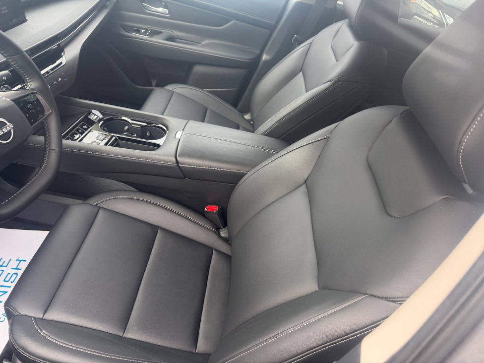 Used 2025 Nissan Murano SV image 34