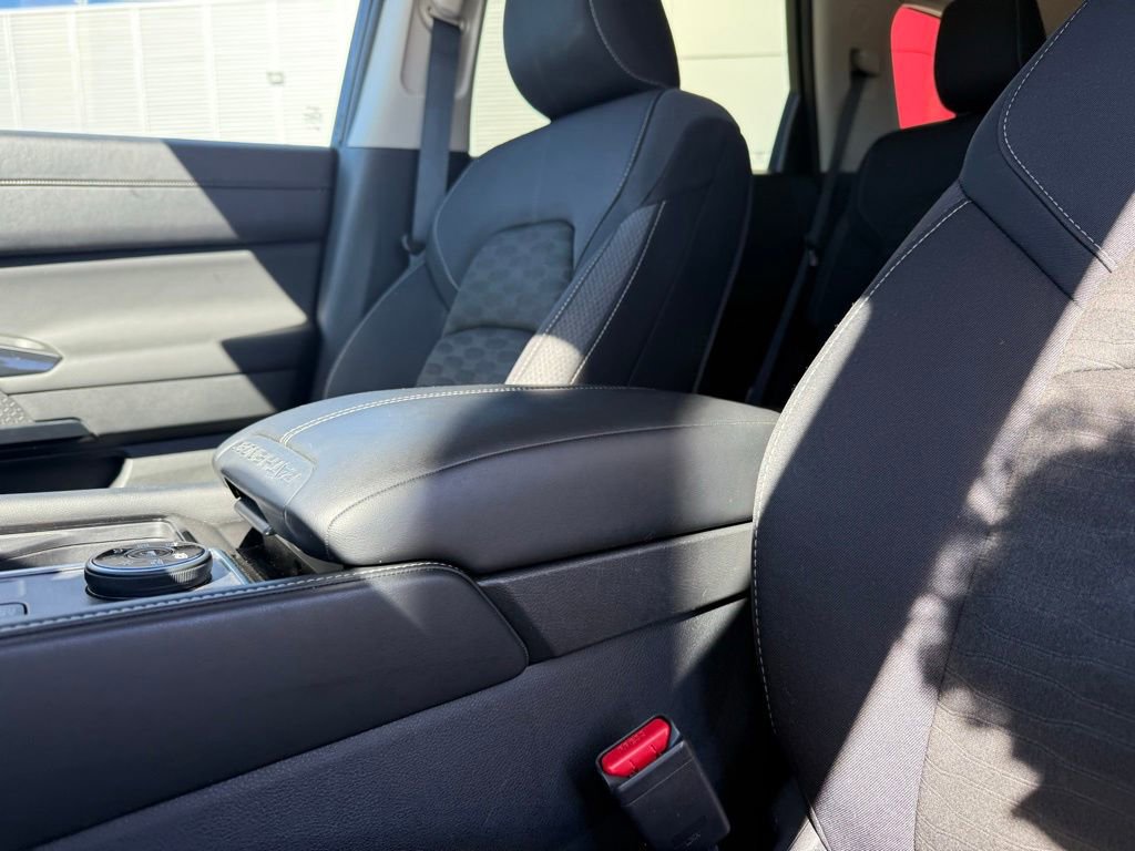 Certified 2024 Nissan Pathfinder SV image 23