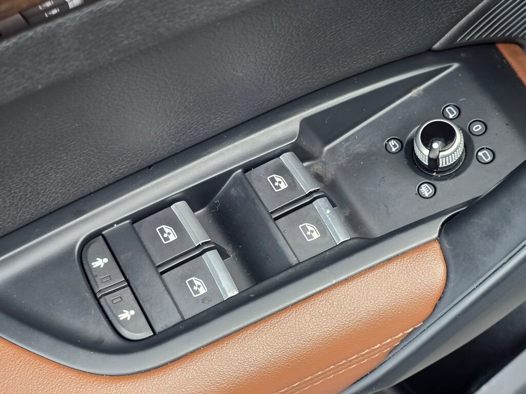 Used 2019 Audi Q5 2.0T Premium Plus w/ Premium Plus Package image 19