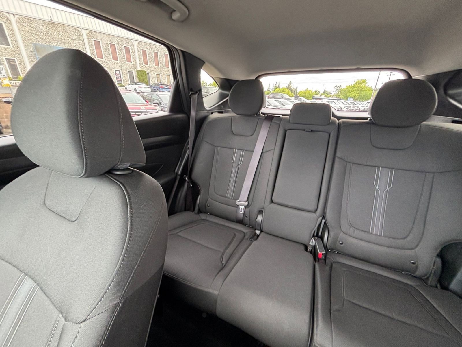 Used 2025 Hyundai Tucson SEL FWD image 41