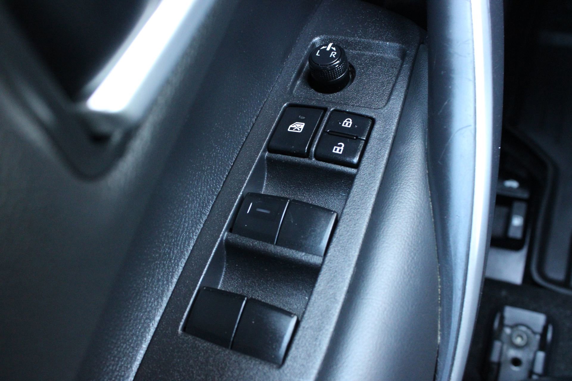 Used 2024 Toyota Corolla SE FWD image 21