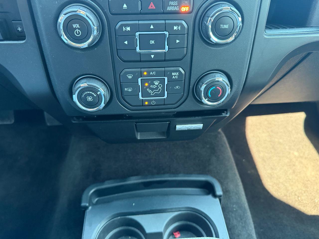 Used 2014 Ford F150 XLT w/ Equipment Group 302A Luxury AWD/4WD image 13
