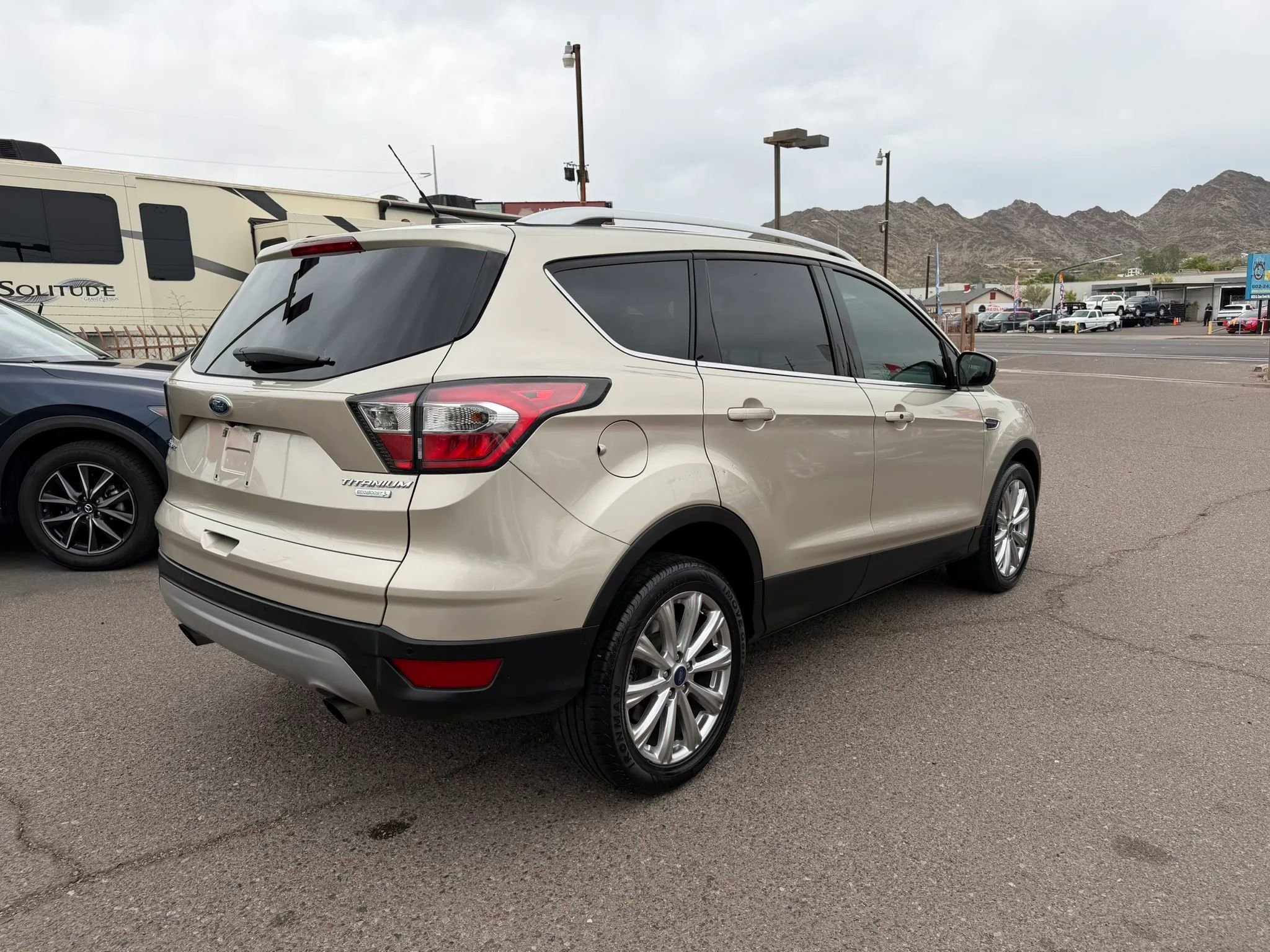 Used 2017 Ford Escape Titanium image 5