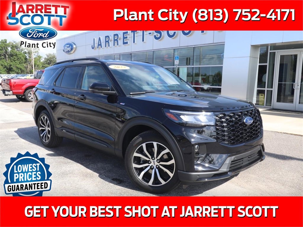 New 2025 Ford Explorer ST-Line w/ Premium Package