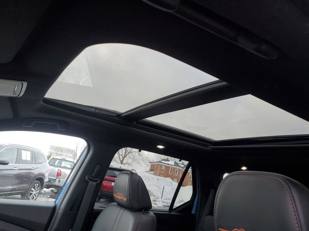 Used 2025 Honda Pilot TrailSport image 20