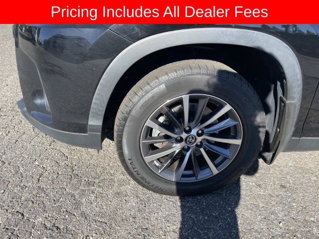 Used 2019 Toyota Highlander XLE AWD/4WD image 2