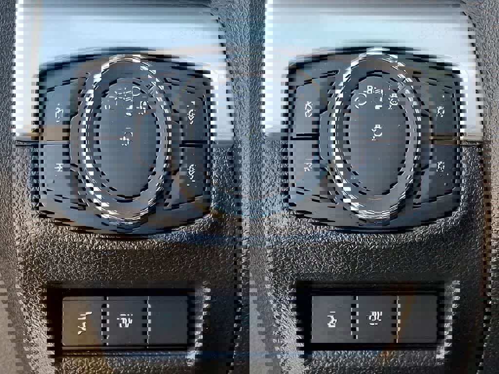 Used 2017 Ford Explorer XLT w/ Equipment Group 202A image 23