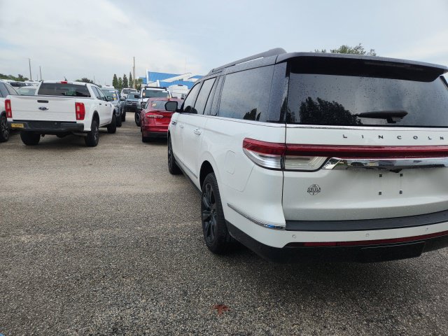 Used 2024 Lincoln Navigator L Black Label AWD/4WD image 7