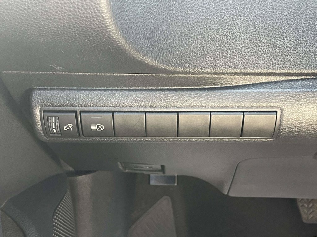 Used 2025 Toyota Corolla LE FWD image 24
