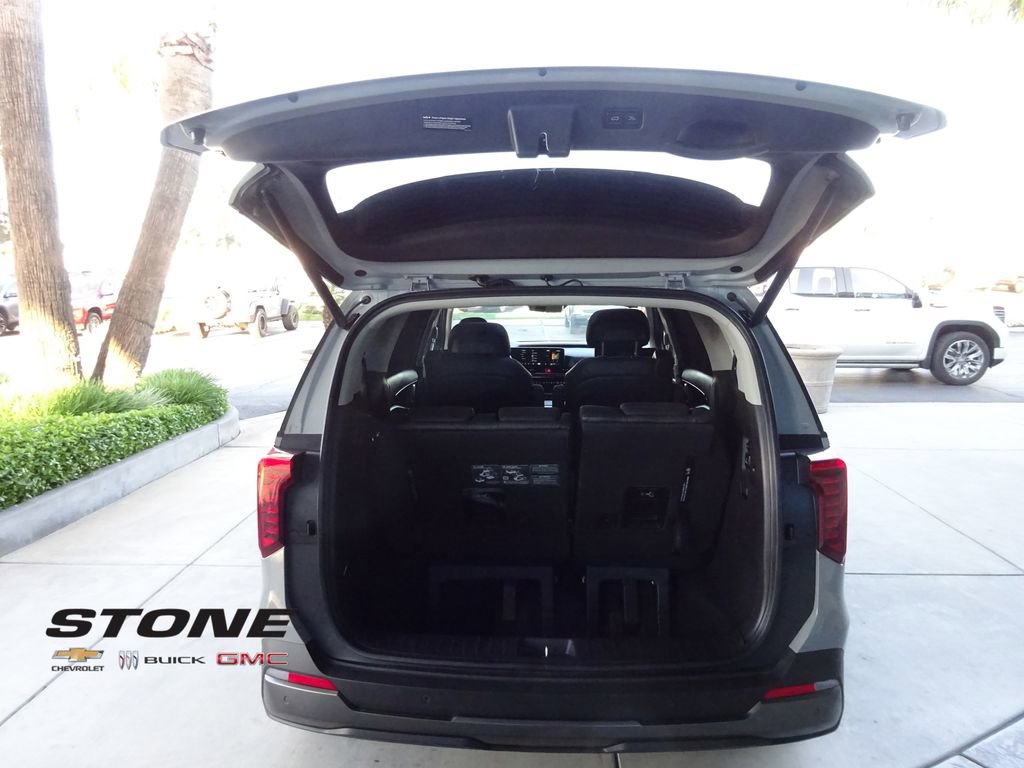 Used 2025 Kia Carnival SX Prestige image 33