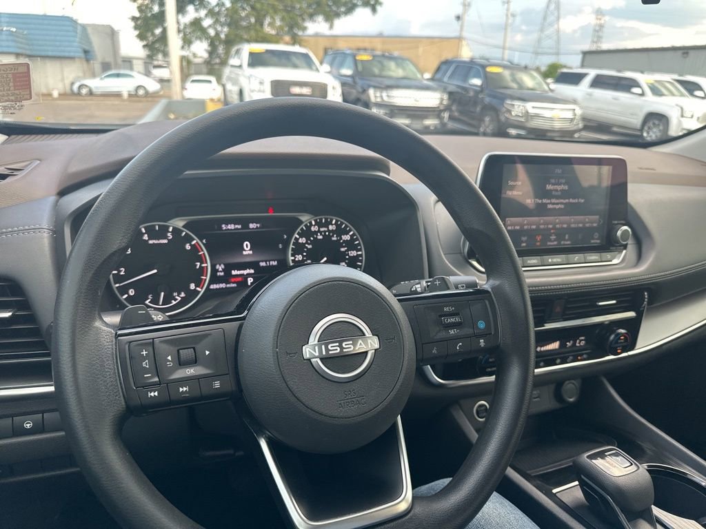 Used 2022 Nissan Rogue SV image 18