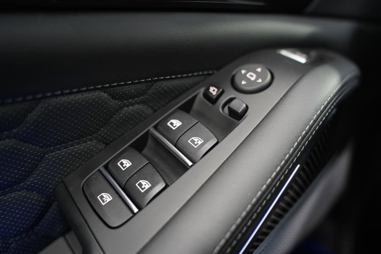 Used 2026 BMW X5 M Competition w/ Executive Package image 11