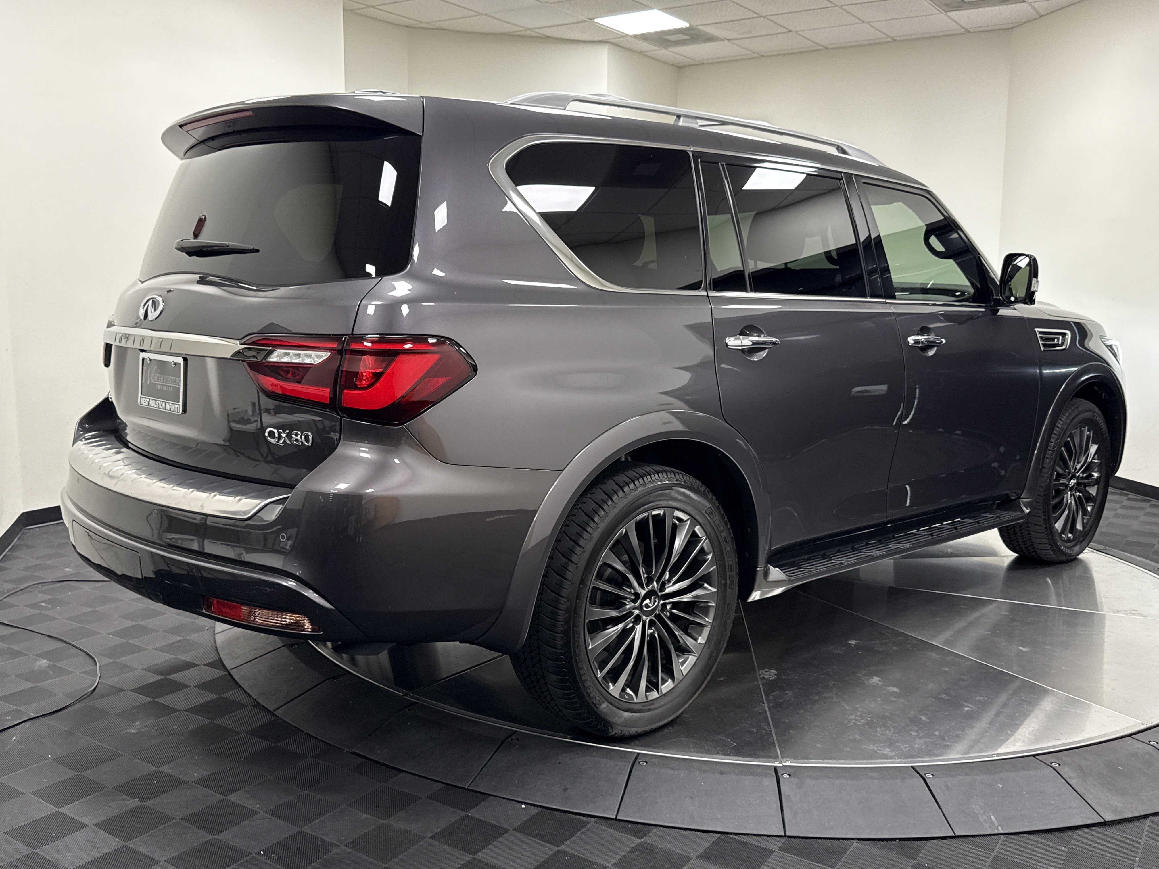 Certified 2024 INFINITI QX80 Sensory AWD/4WD image 6