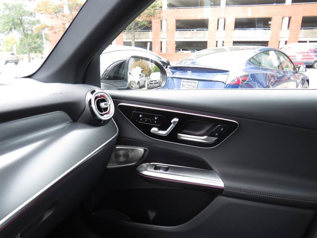 Used 2026 Mercedes-Benz GLC 300 4MATIC image 17