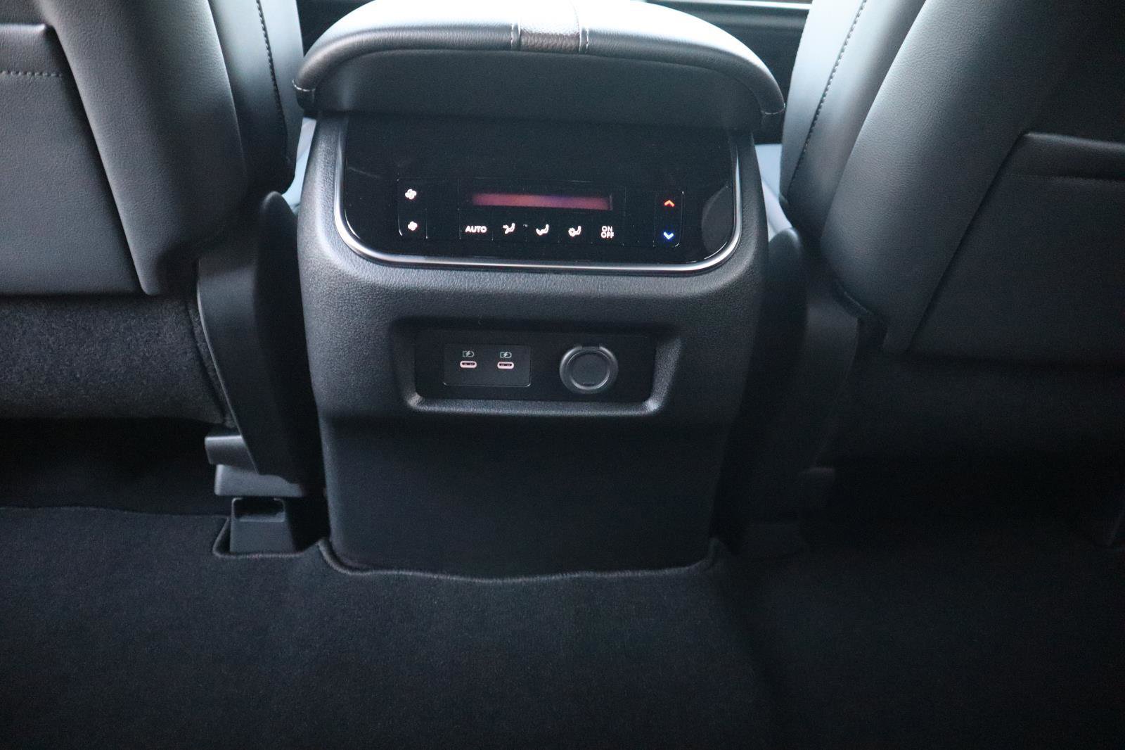 New 2026 Nissan Armada SL w/ Captain's Chari Seat Package image 41