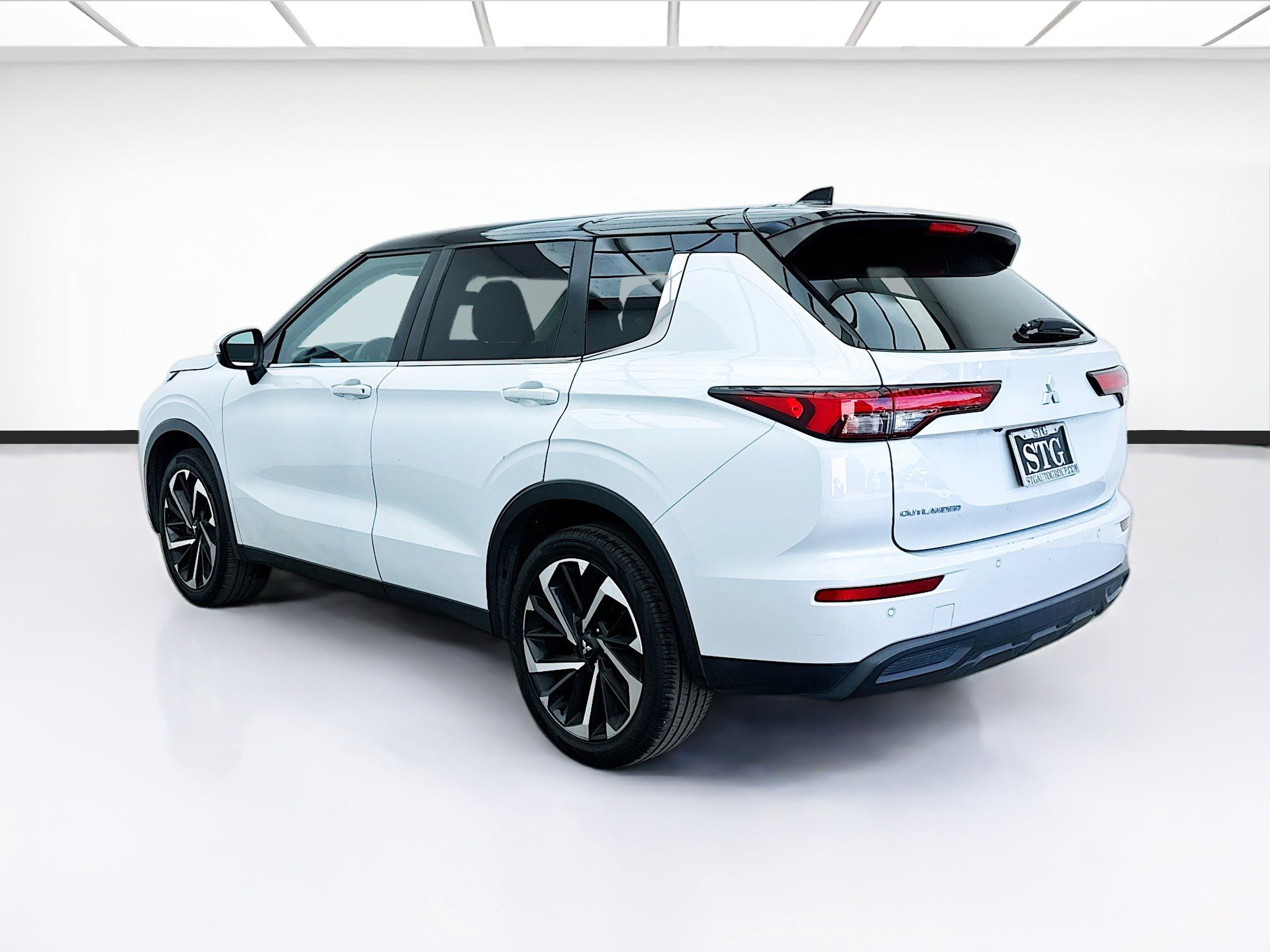 Used 2022 Mitsubishi Outlander ES image 6