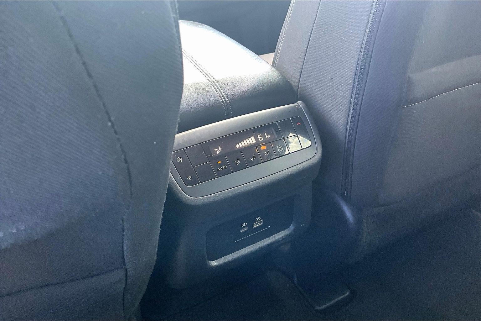 Used 2024 Nissan Pathfinder SV AWD/4WD image 32