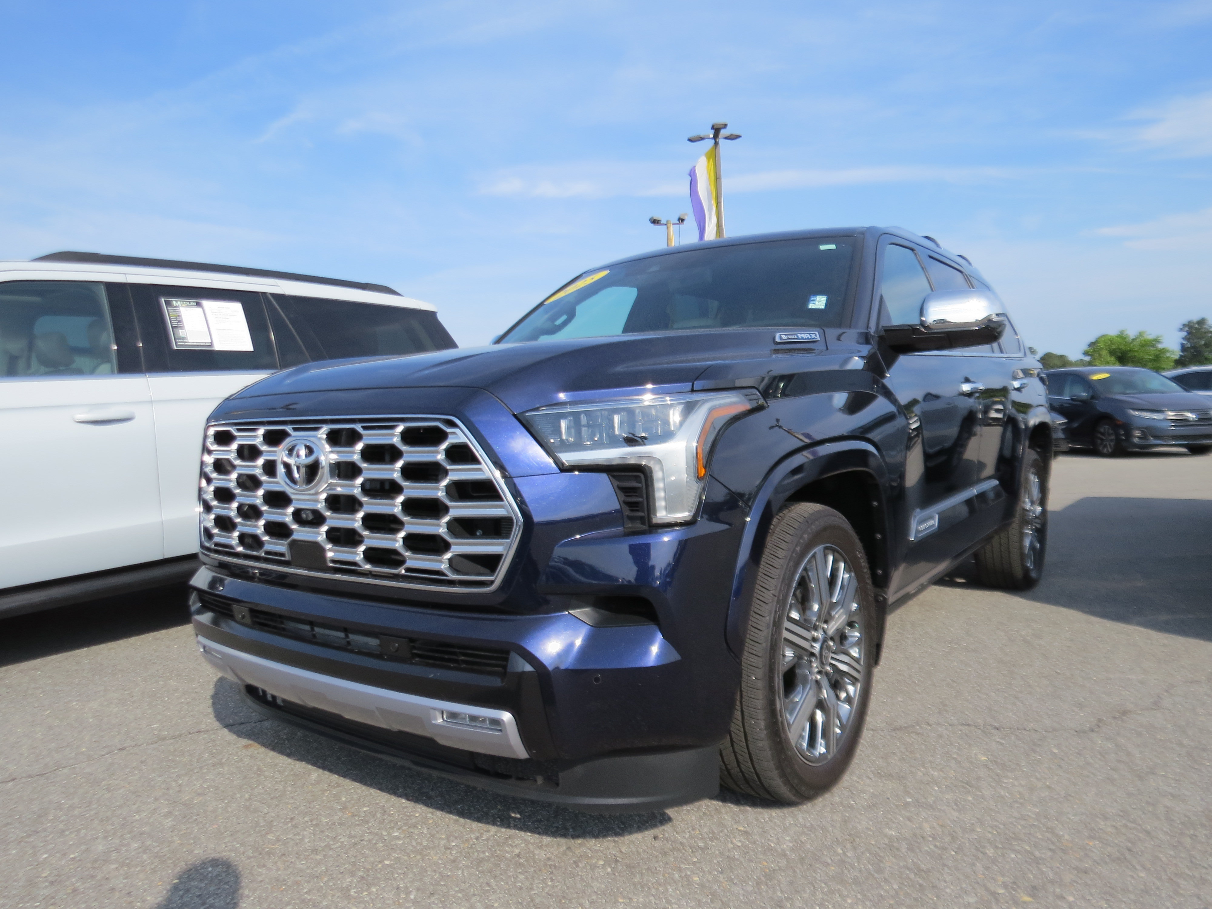 Used 2025 Toyota Sequoia Capstone AWD/4WD image 31