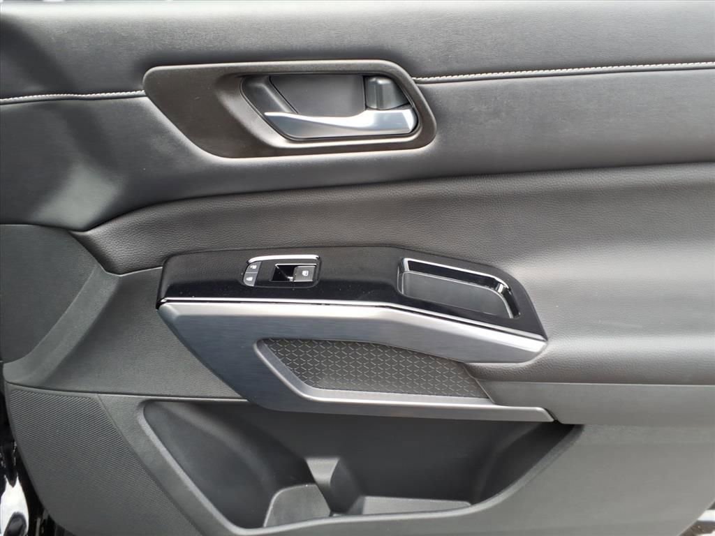 Used 2024 Nissan Pathfinder SL image 20