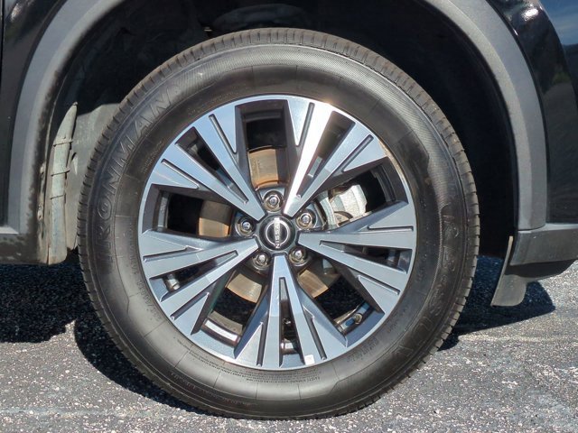 Certified 2023 Nissan Rogue SV image 12