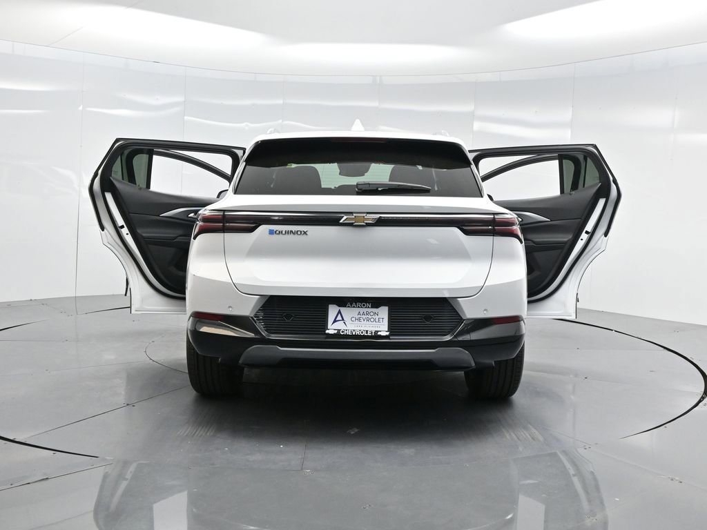 Used 2025 Chevrolet Equinox EV LT w/ Convenience Package image 44