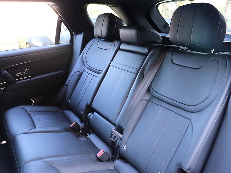 Used 2024 Land Rover Range Rover Sport SE AWD/4WD image 16