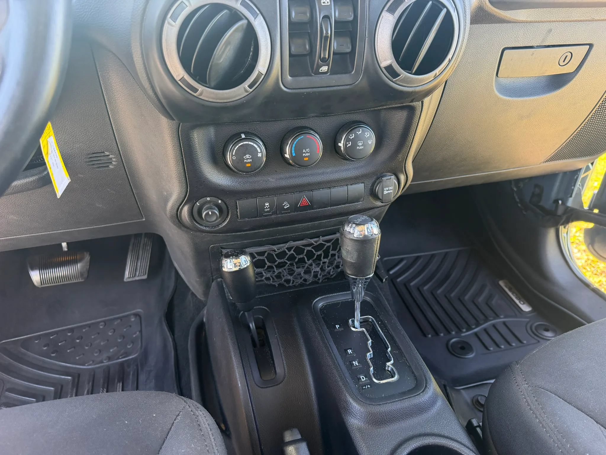 Used 2015 Jeep Wrangler Unlimited Sport w/ Quick Order Package 24S AWD/4WD image 19