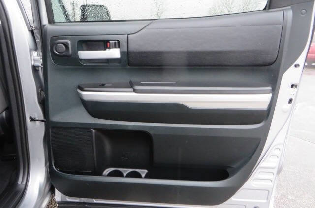 Used 2017 Toyota Tundra SR5 w/ SR5 Upgrade Package image 11