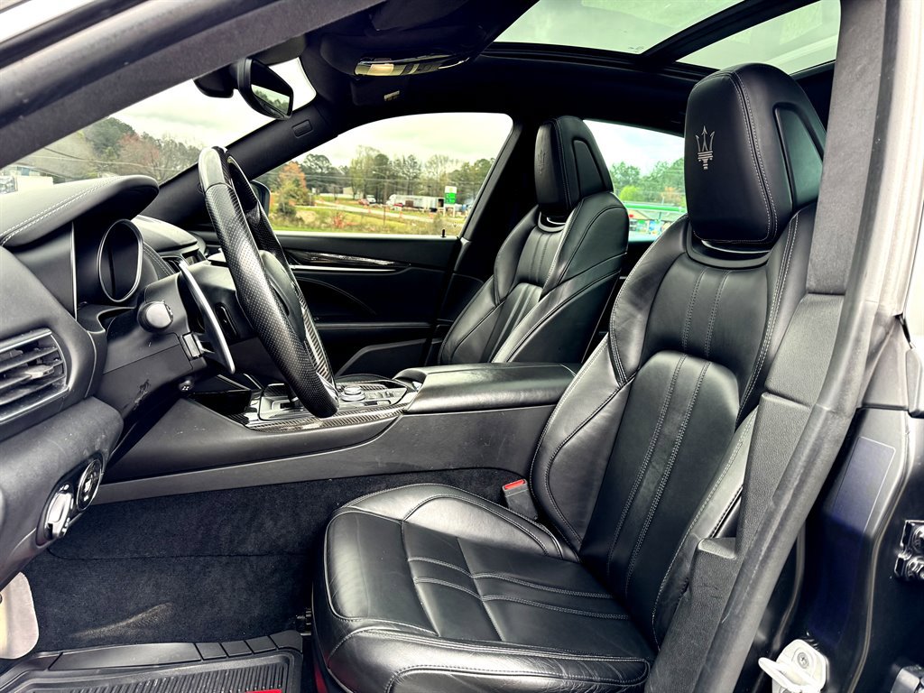 Used 2017 Maserati Levante S image 3