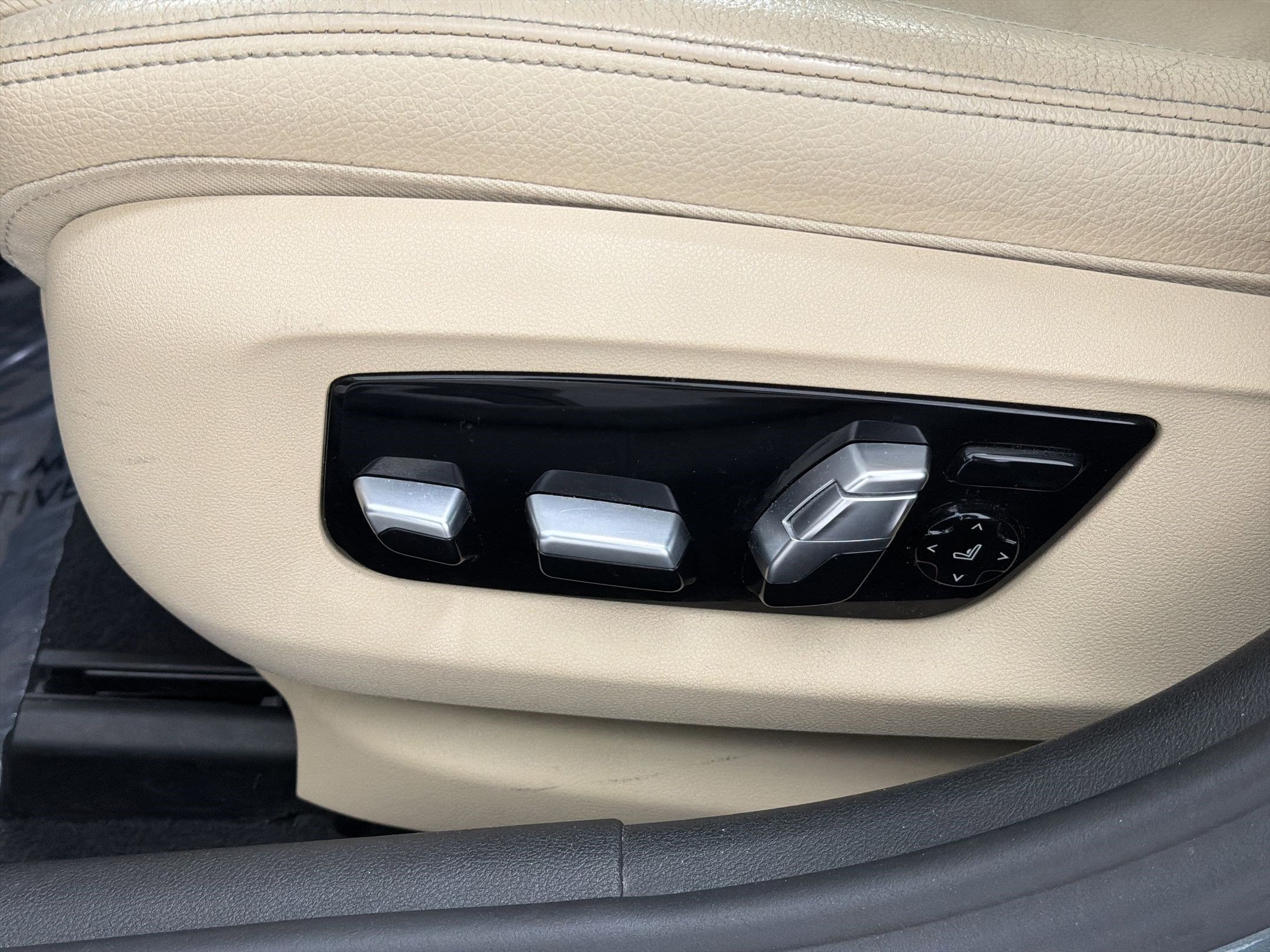 Used 2018 BMW 540i RWD image 12